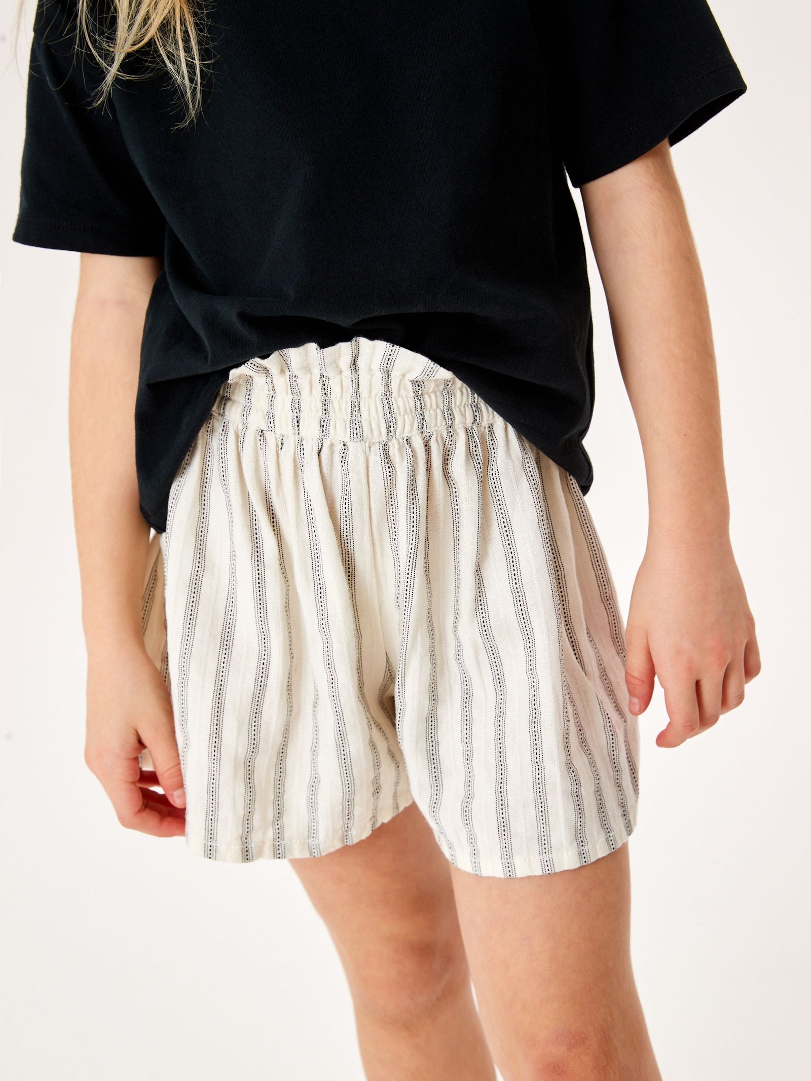 Black T-Shirt (3-16yrs)