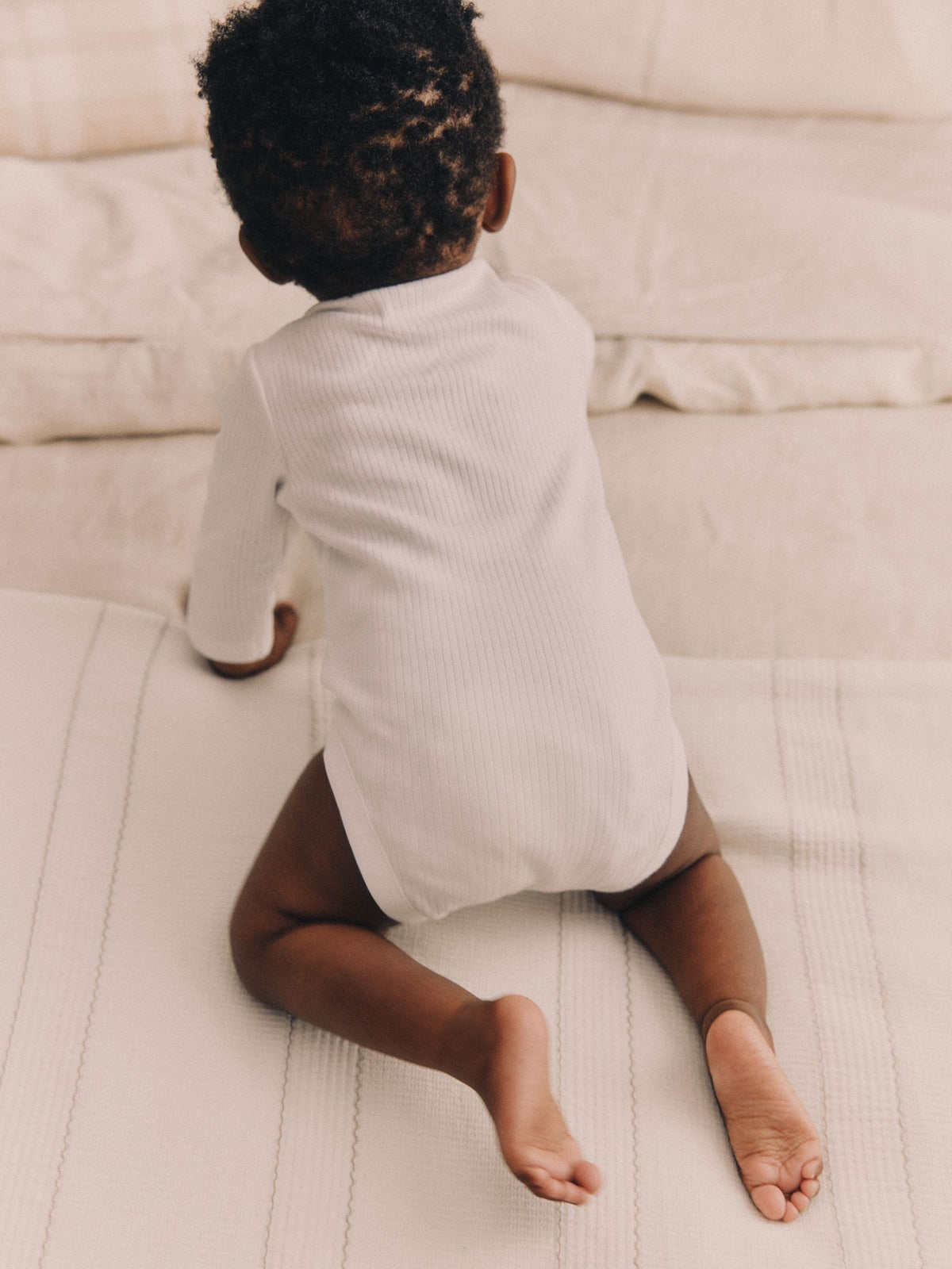 White 5 Pack Essential Baby Long Sleeve Bodysuits