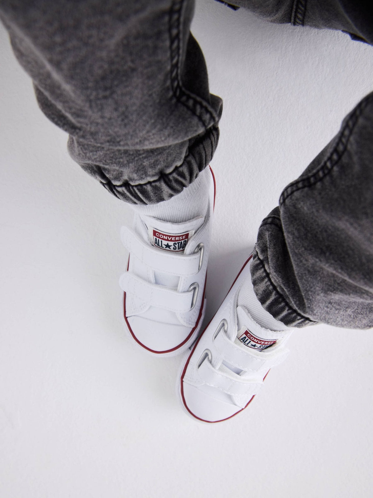 Converse White Chuck Ox 2V Infant Trainers