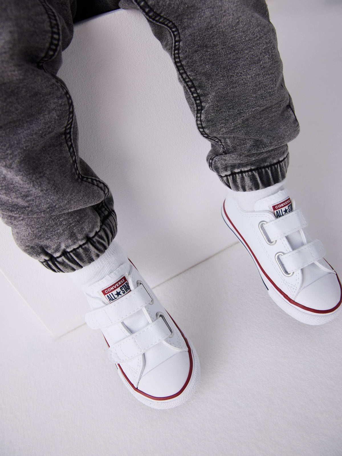 Converse White Chuck Ox 2V Infant Trainers