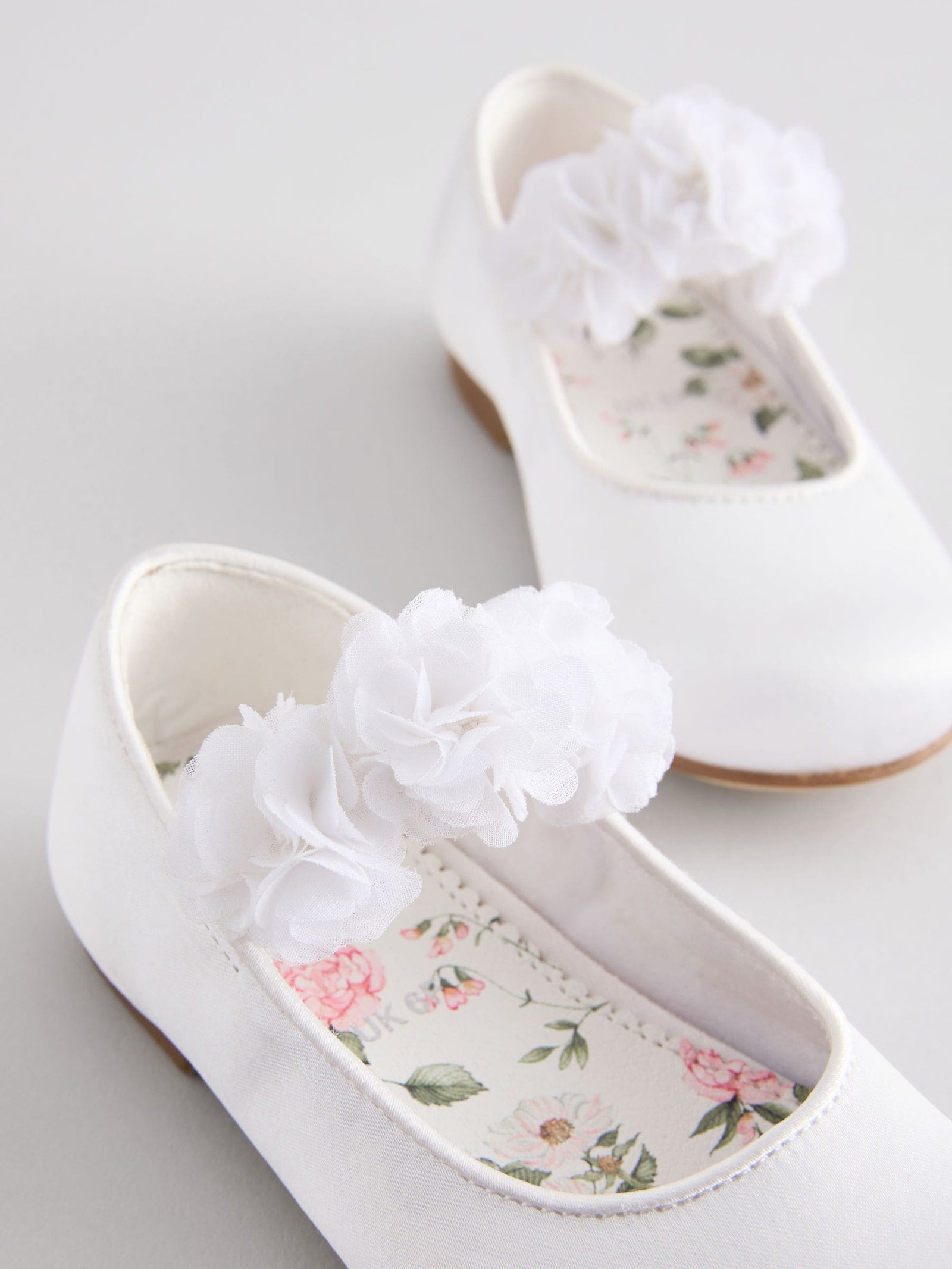 White Standard Fit Satin Flower Girl Occasion Corsage Mary Jane Shoes