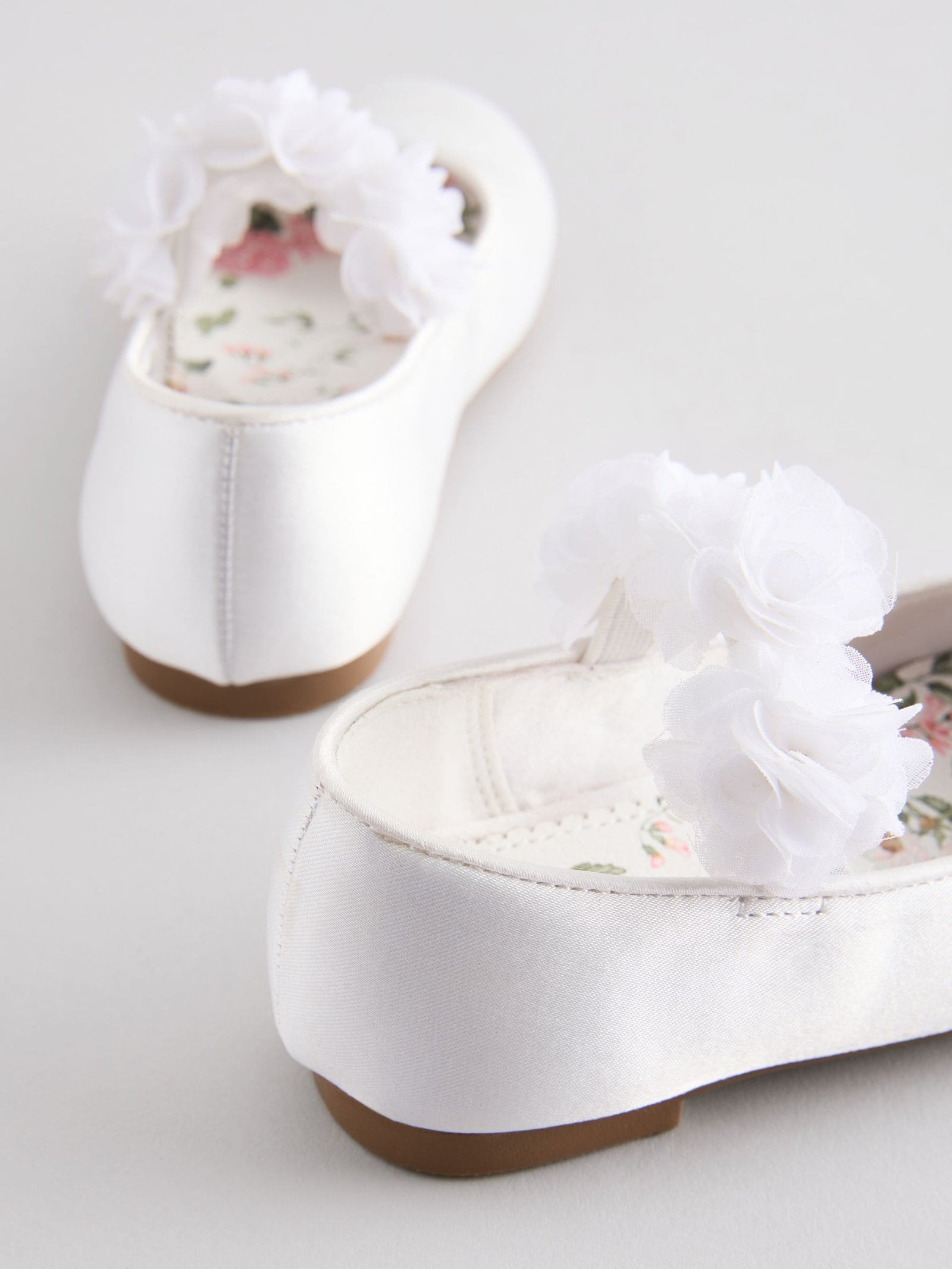 White Standard Fit Satin Flower Girl Occasion Corsage Mary Jane Shoes
