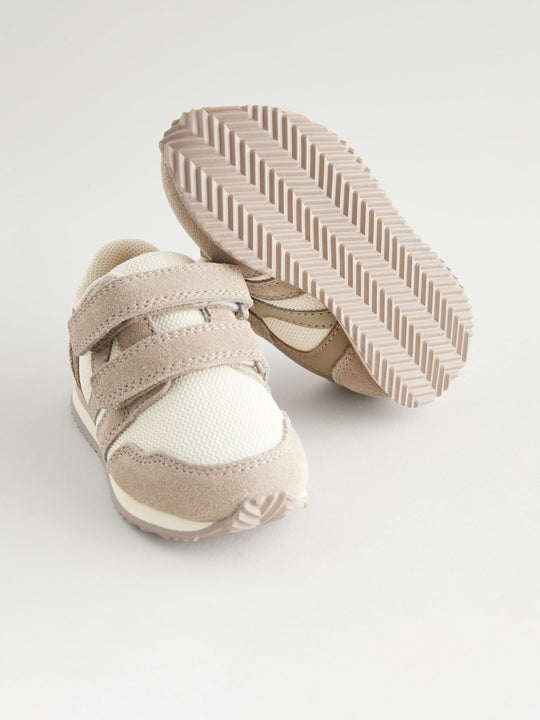 Neutral Standard Fit (F) Double Strap Trainers