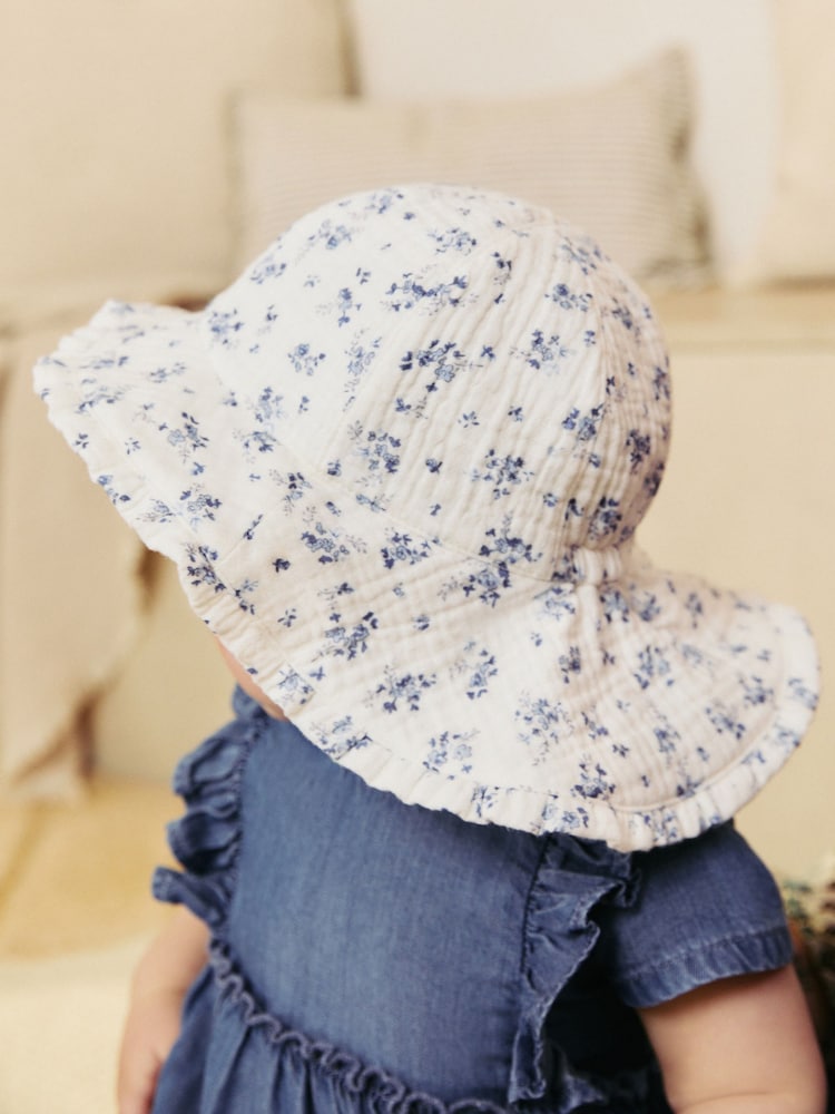 White/Blue Ditsy Floral Print 100% Cotton Baby Bucket Hat (0mths-2yrs)