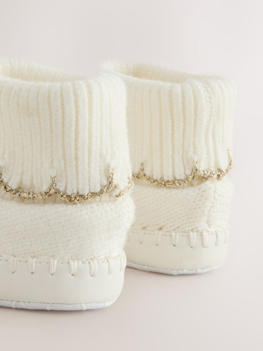 Baby Girls Scallop Edge Knitted Padders Booties with Bow