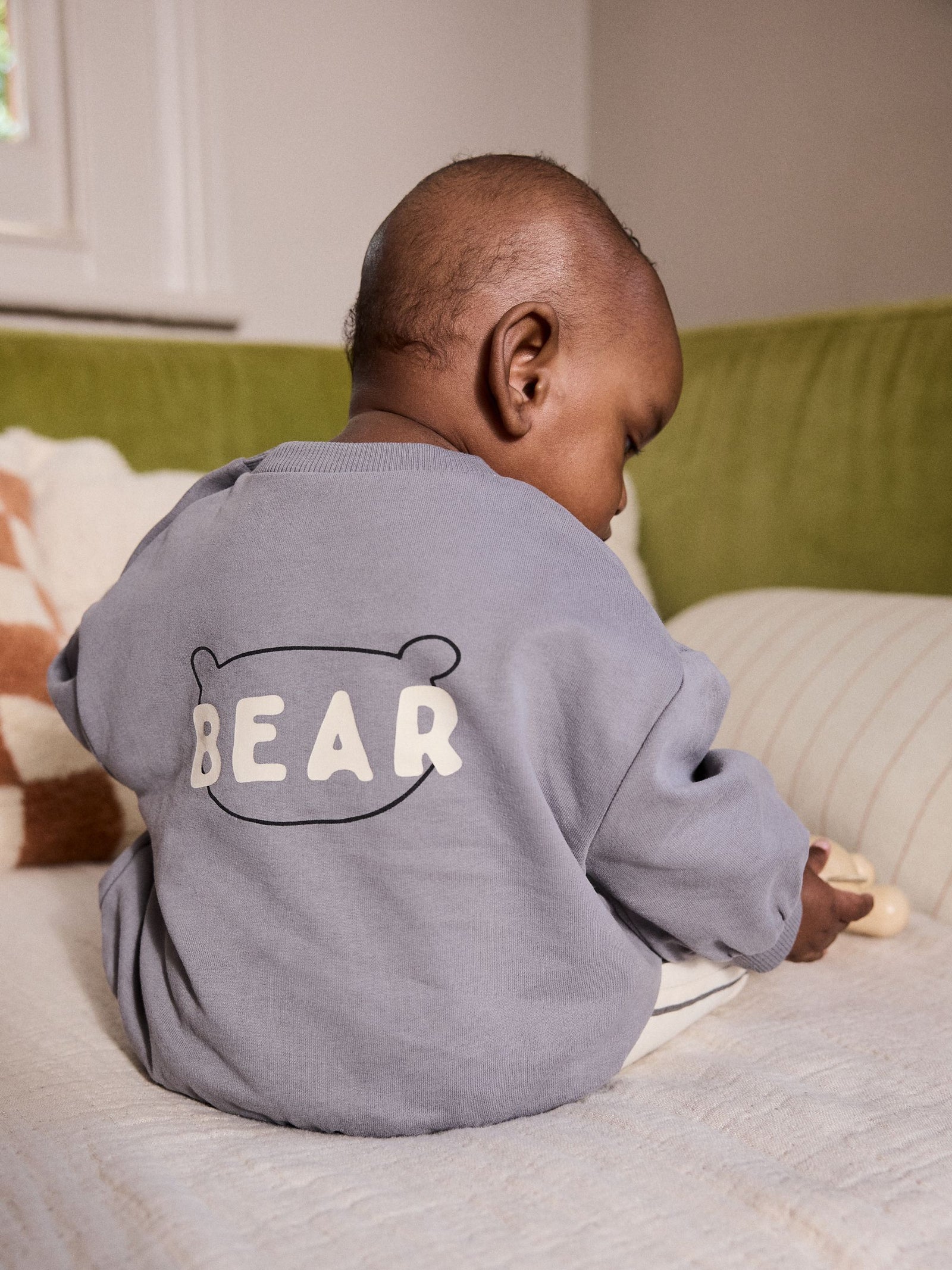Monochrome Baby Sweatshirt and Joggers Set (0mths-2yrs)