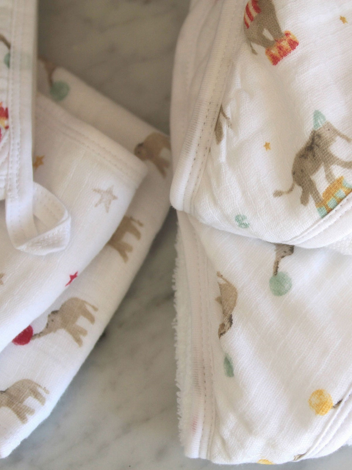 aden + anais White Essentials Hooded Elephant Circus 100% Cotton Towels 2 Pack