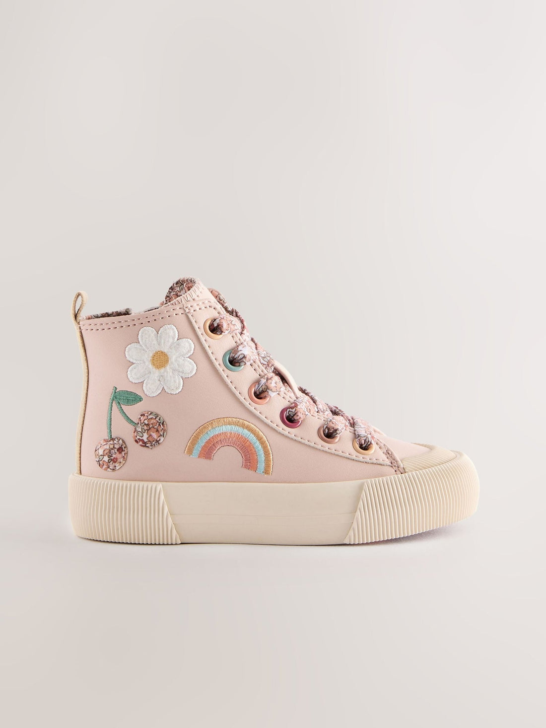 Neutral Character Applique Standard Fit (F) High Top