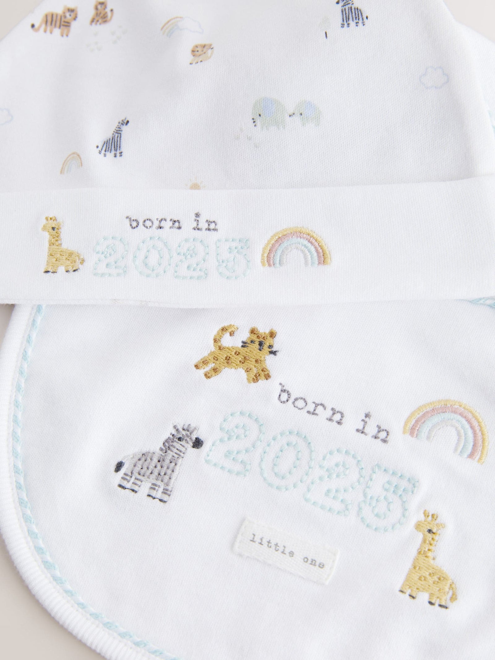 White Born in 2025 Hat and Bib Baby Set 2 Piece