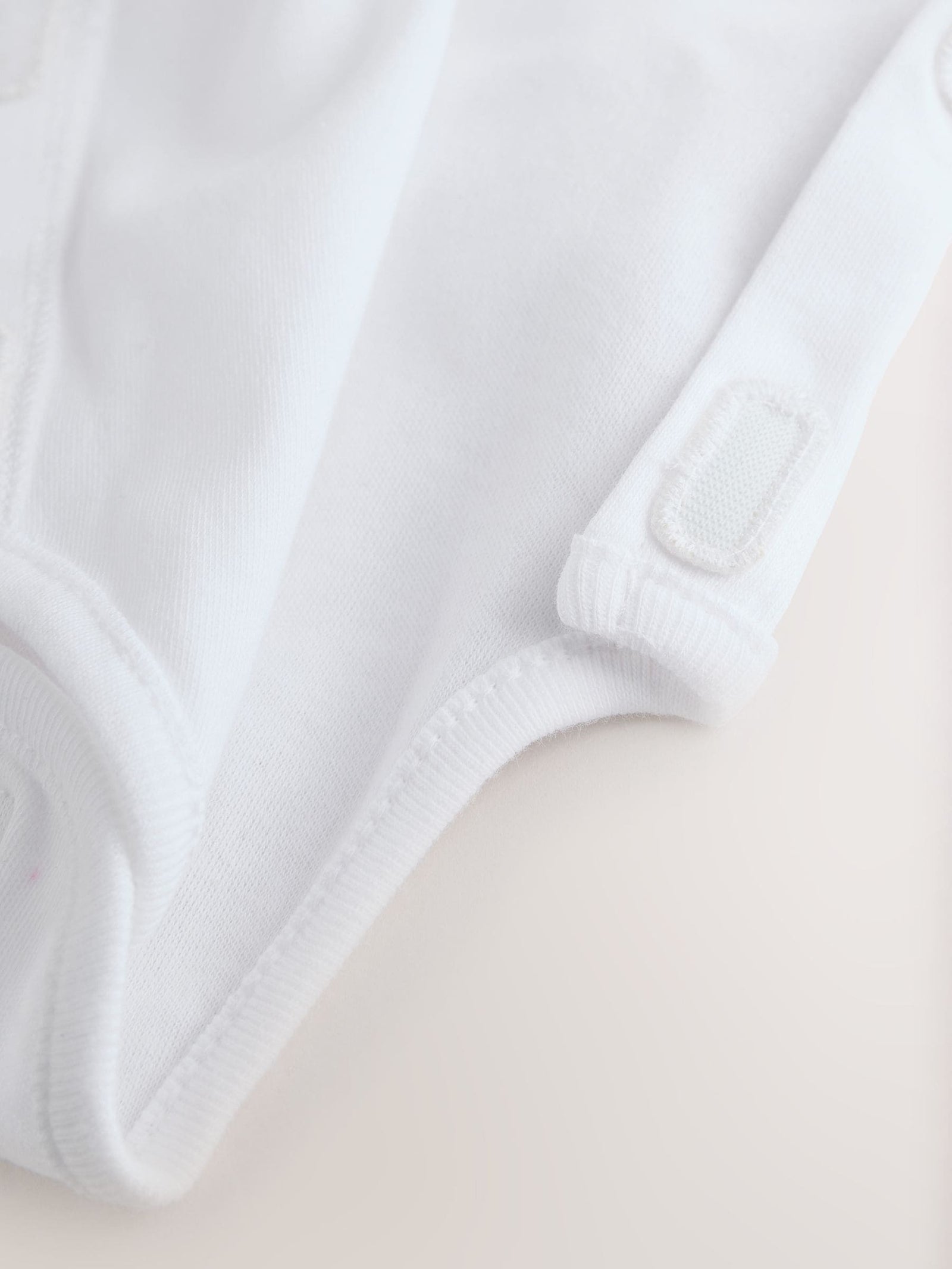 White Baby Premature Sleepsuit 6 Piece Set (0-0mths)