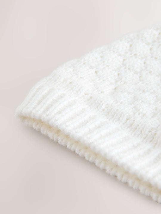 White Baby Double Pom Knitted Hat (0-18mths)