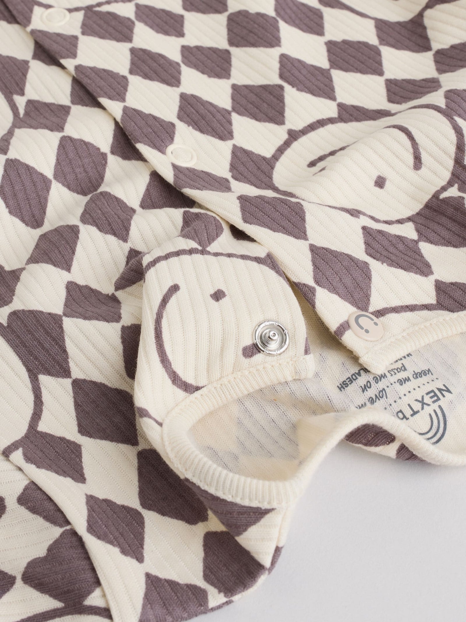 Monochrome Baby Sleepsuits 4 Pack (0mths-3yrs)
