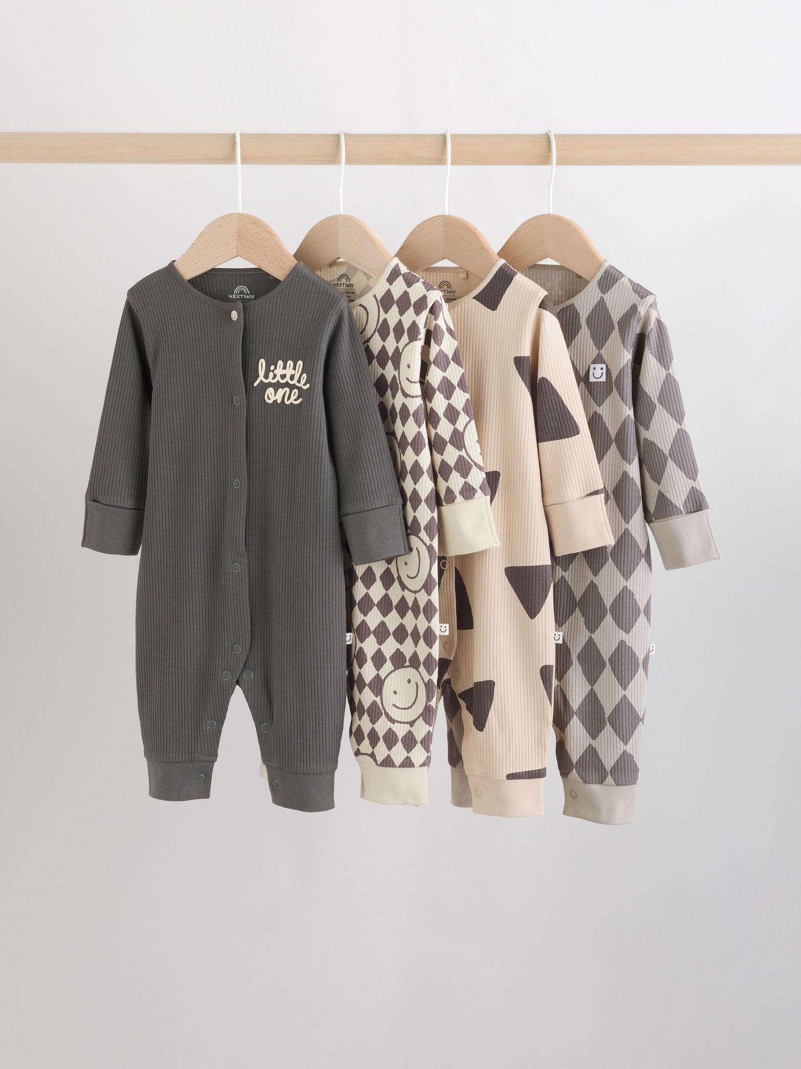 Monochrome Baby Sleepsuits 4 Pack (0mths-3yrs)