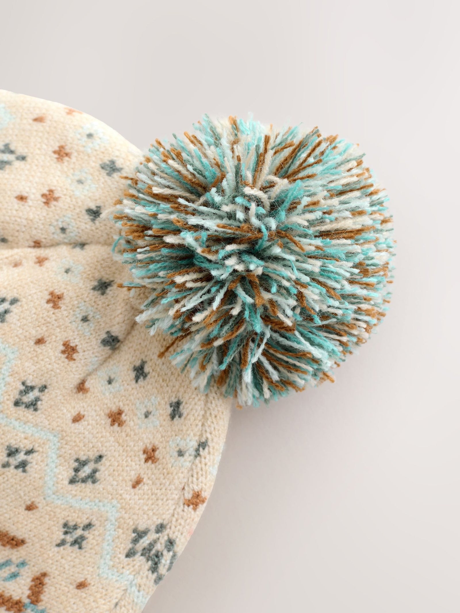 Natural Fairisle Pattern Baby Knitted Pom Beanie Hat (0mths-2yrs)