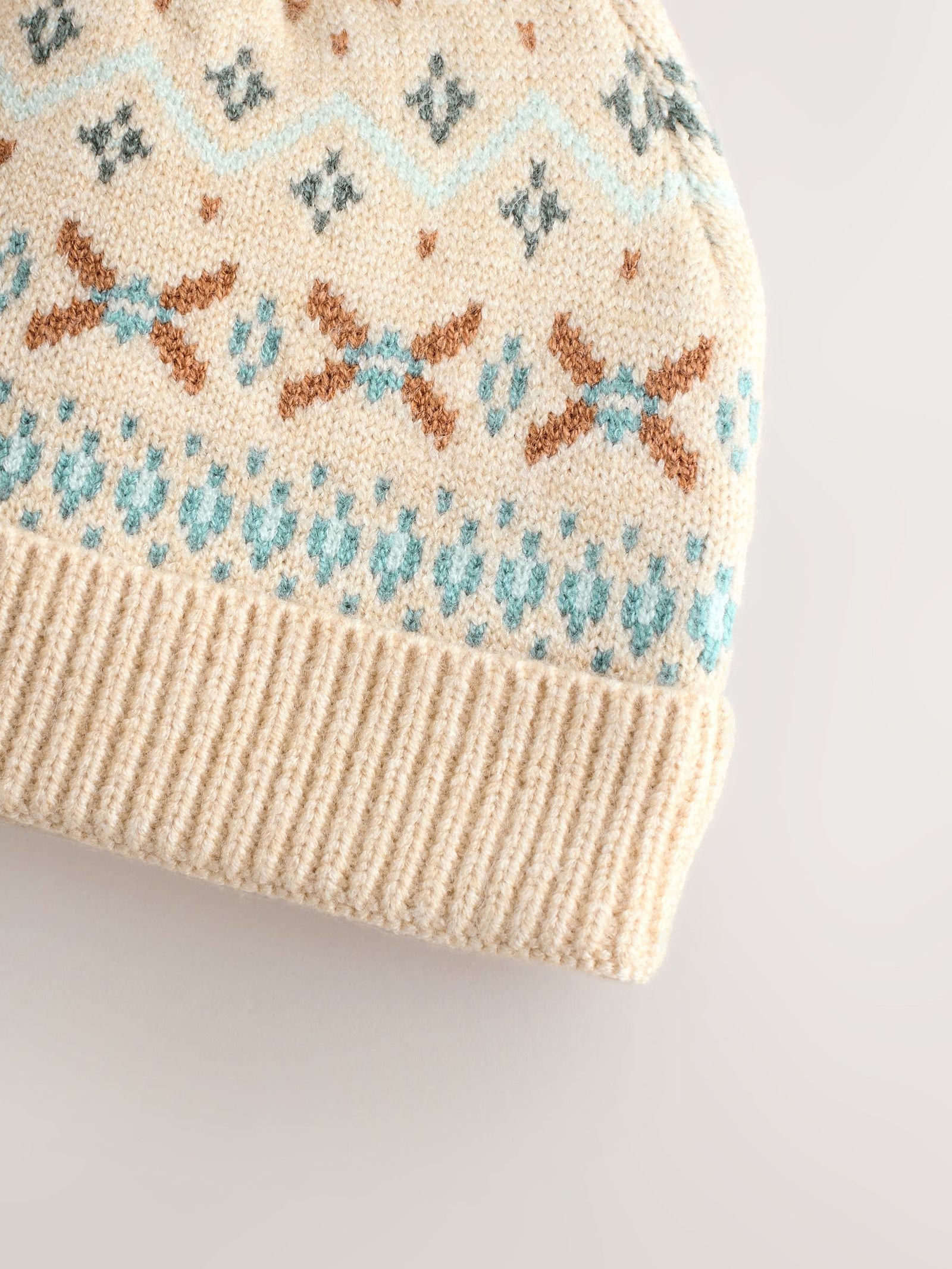 Natural Fairisle Pattern Baby Knitted Pom Beanie Hat (0mths-2yrs)