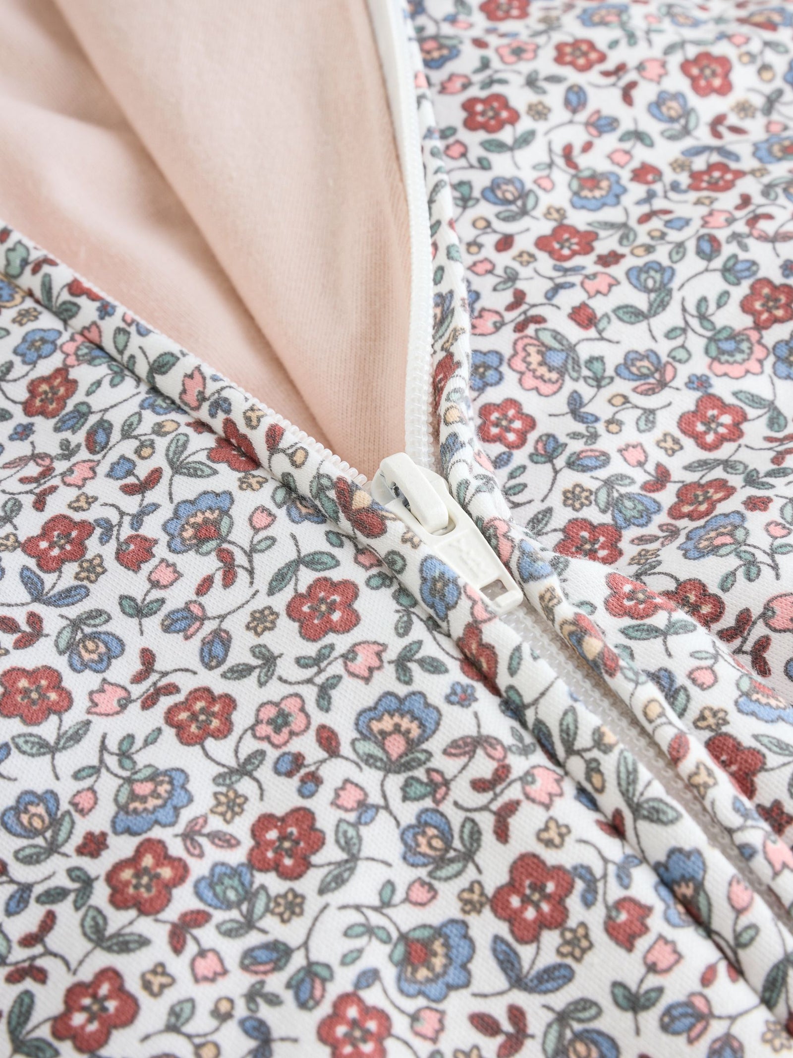 Ecru Floral 2.5 TOG Wadded Baby Sleepsuit
