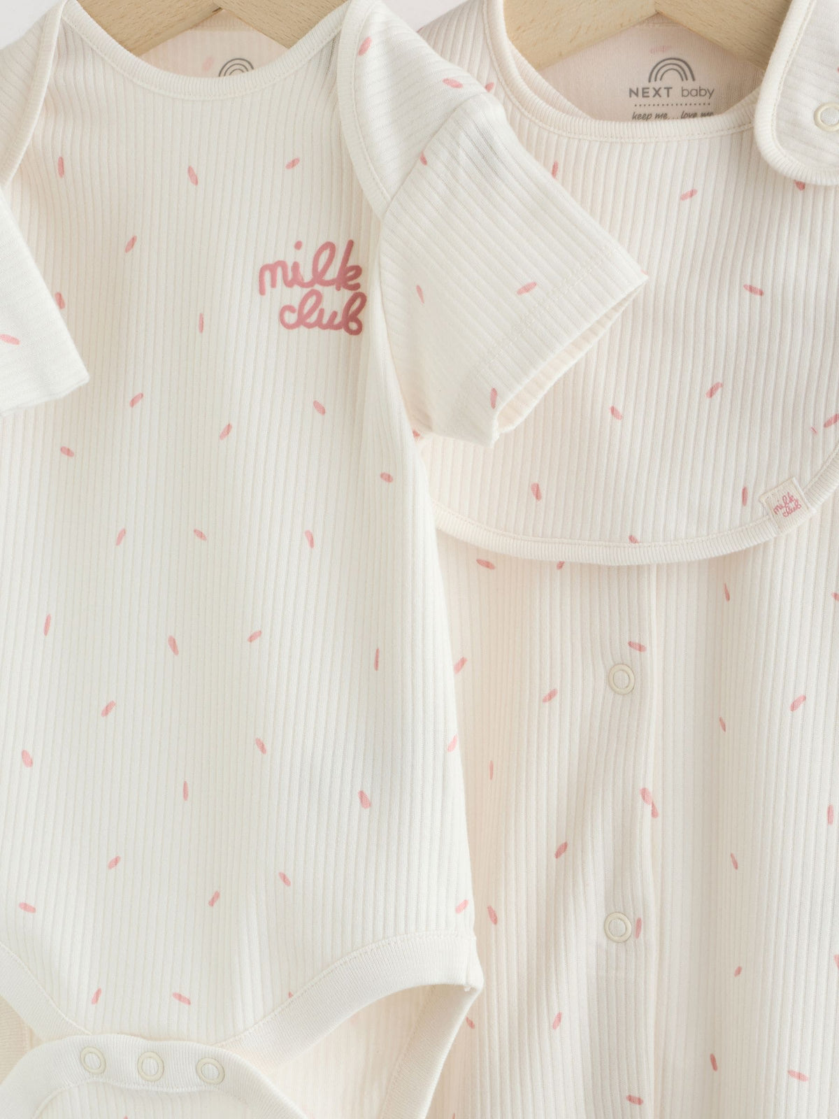 Cream Milk Club Baby Sleepsuit, Bodysuit, Bib and Hat Set 4 Piece (0-9mths)