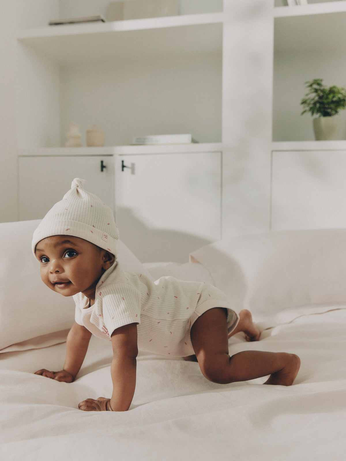 Cream Milk Club Baby Sleepsuit, Bodysuit, Bib and Hat Set 4 Piece (0-9mths)