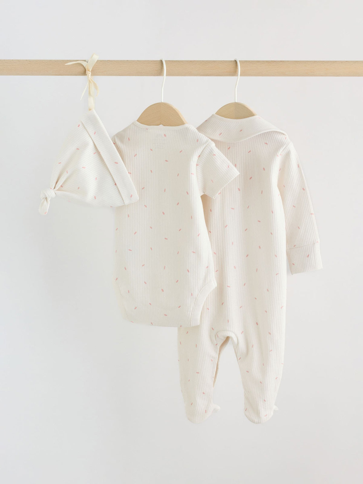 Cream Milk Club Baby Sleepsuit, Bodysuit, Bib and Hat Set 4 Piece (0-9mths)