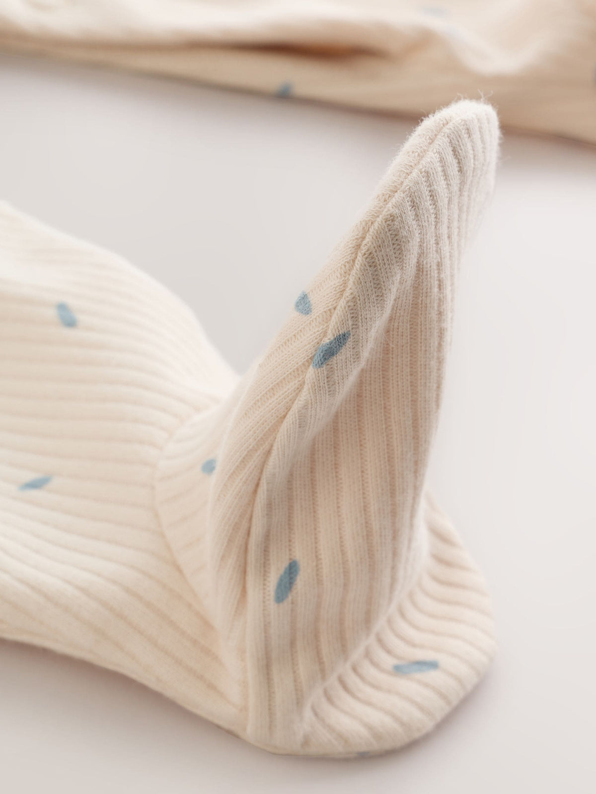 Neutral Milk Club Baby Sleepsuit, Bodysuit, Beanie and Bib Set 4 Piece (0-12mths)
