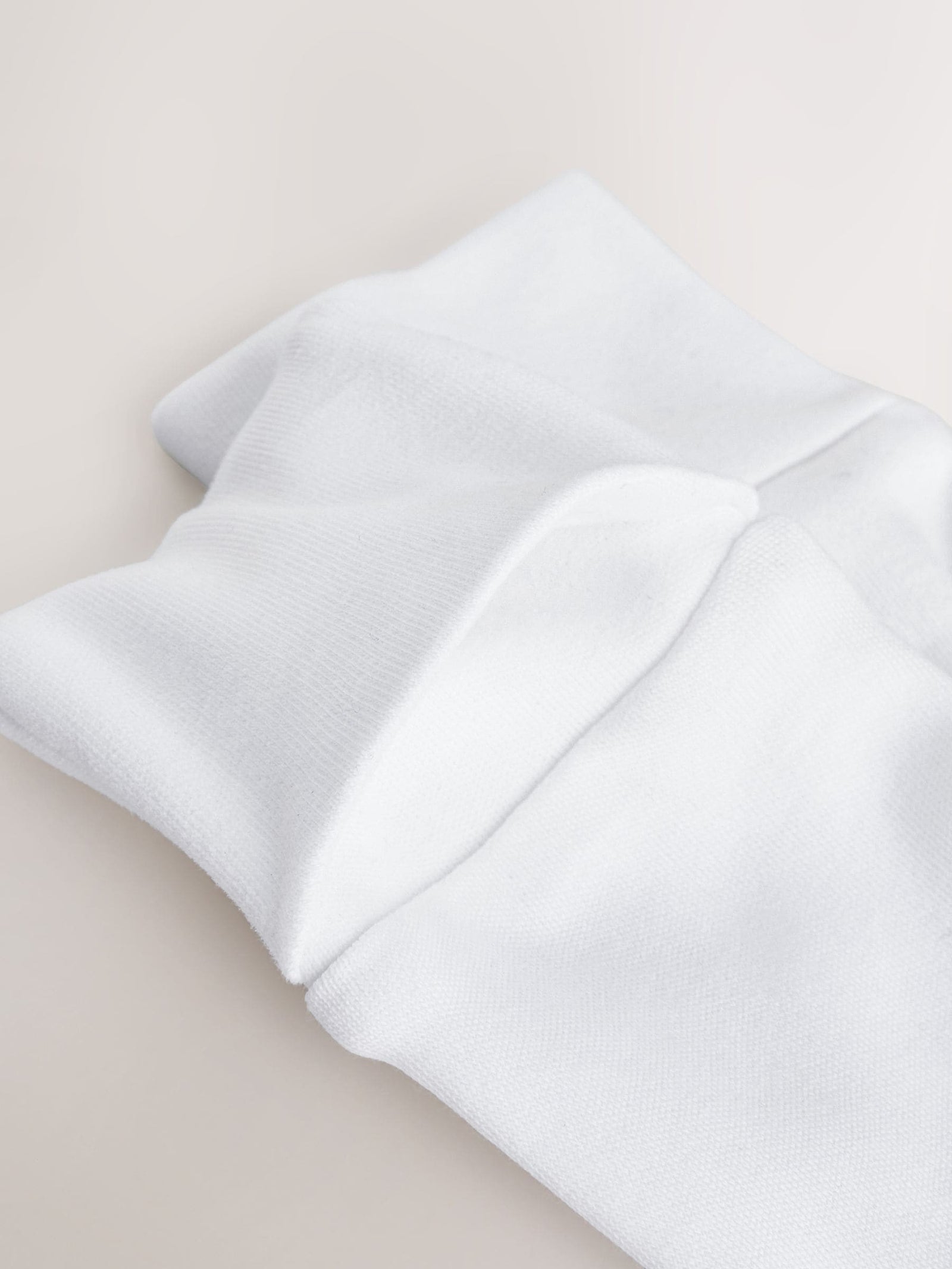 White Collar Baby Sleepsuit (0-2yrs)