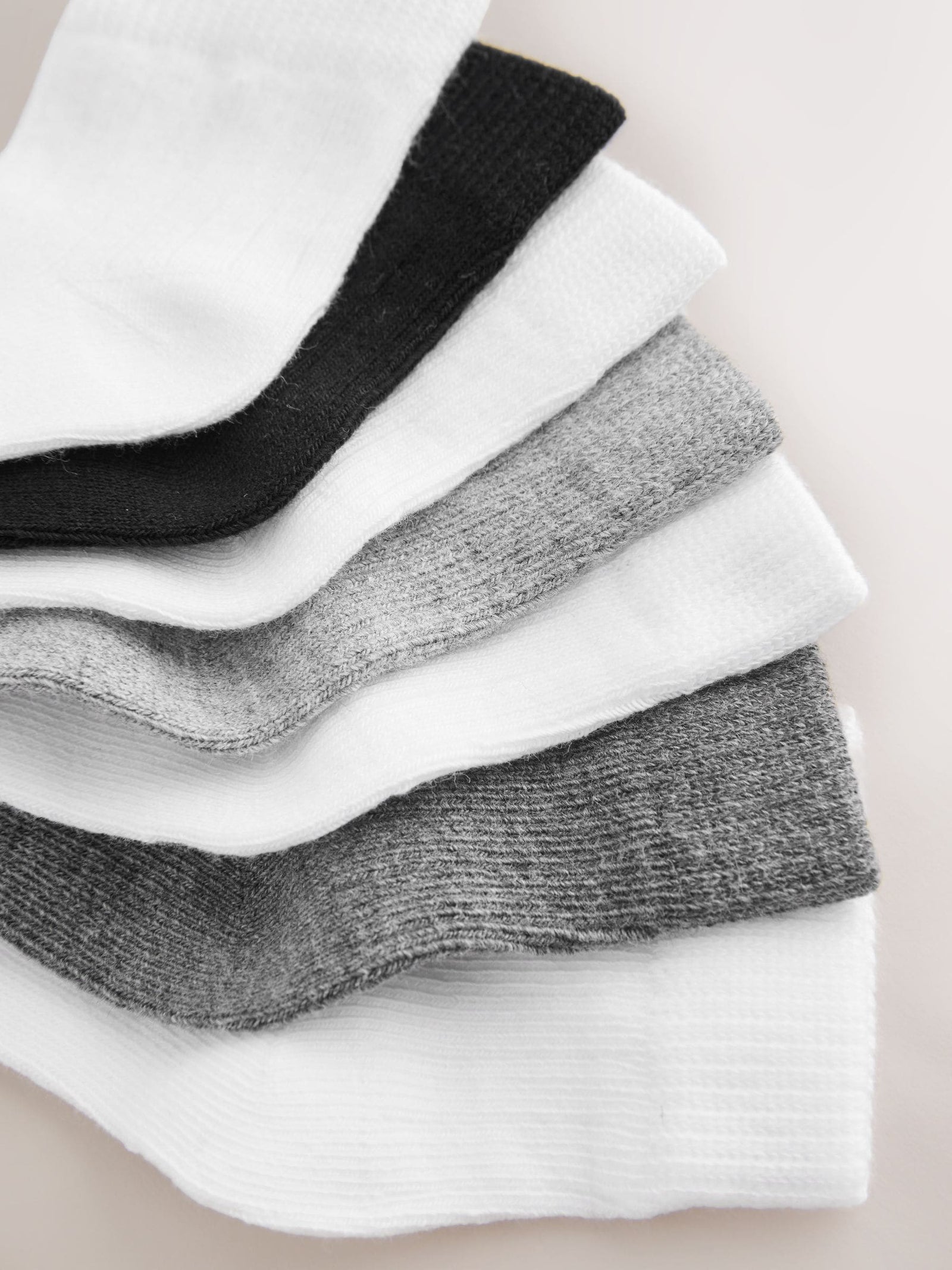 Black/White Baby Socks 7 Pack (0mths-2yrs)