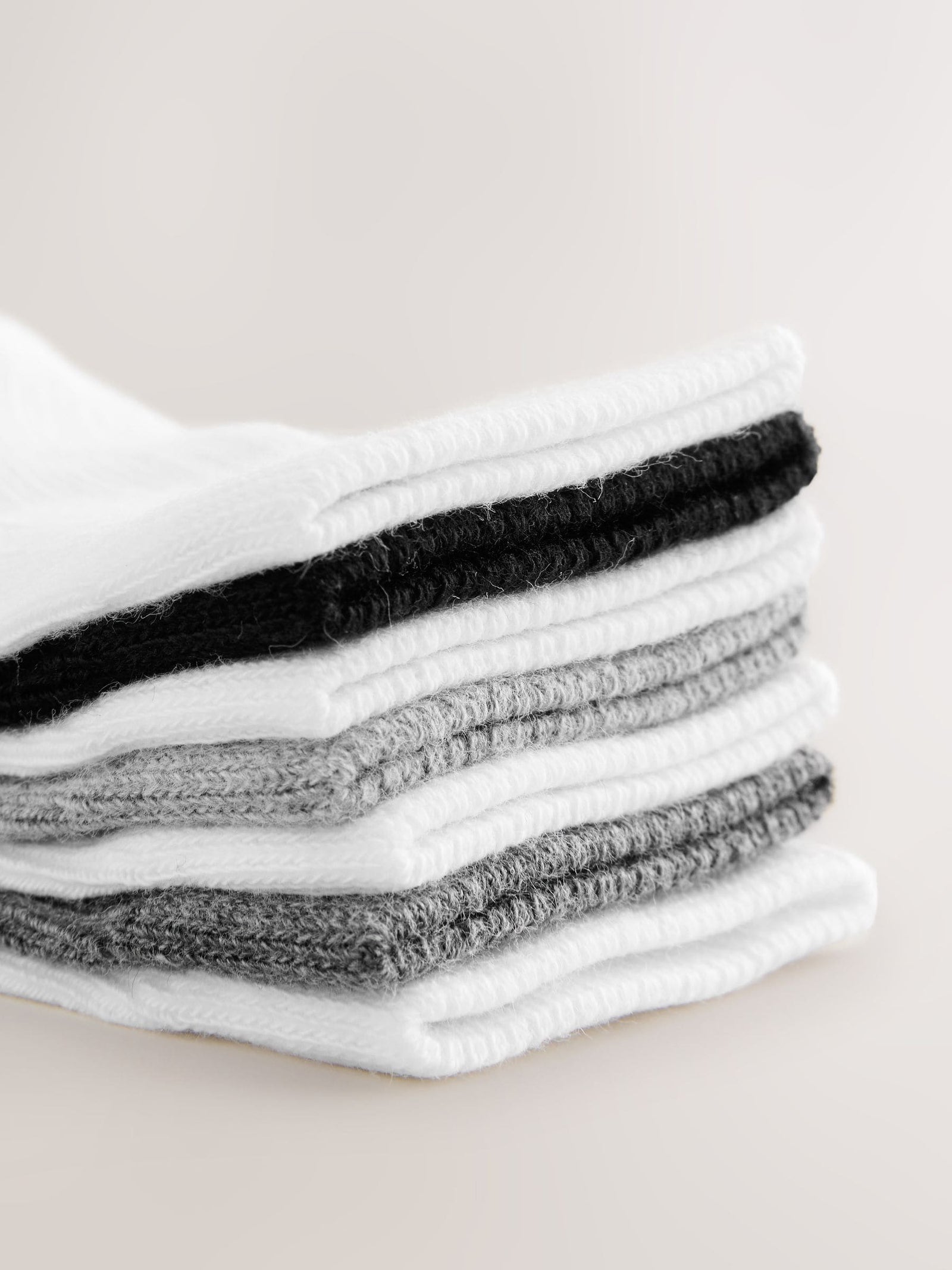 Black/White Baby Socks 7 Pack (0mths-2yrs)