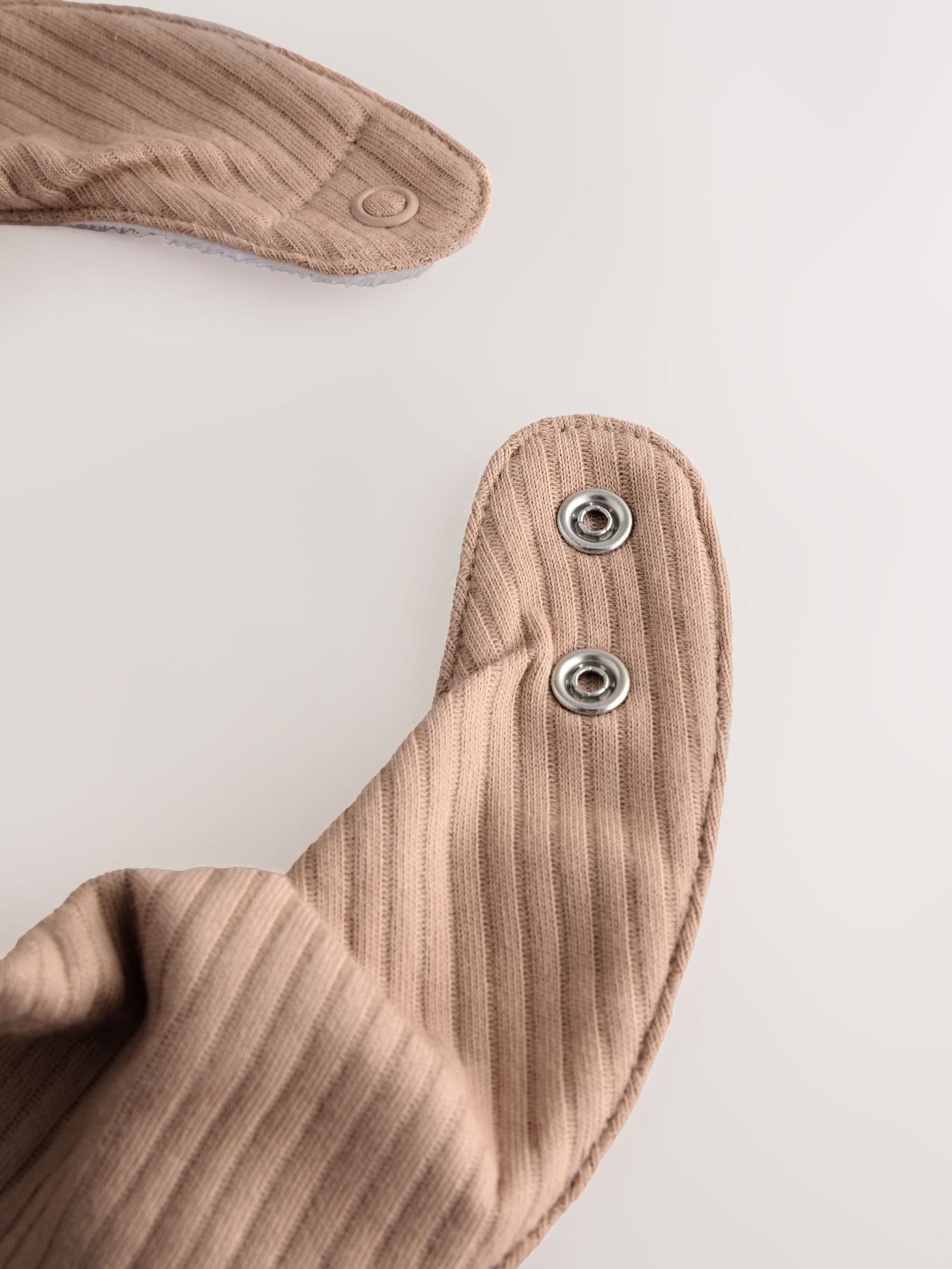 Neutral Milk Club Baby Hat & Bib Set (0-12mths)