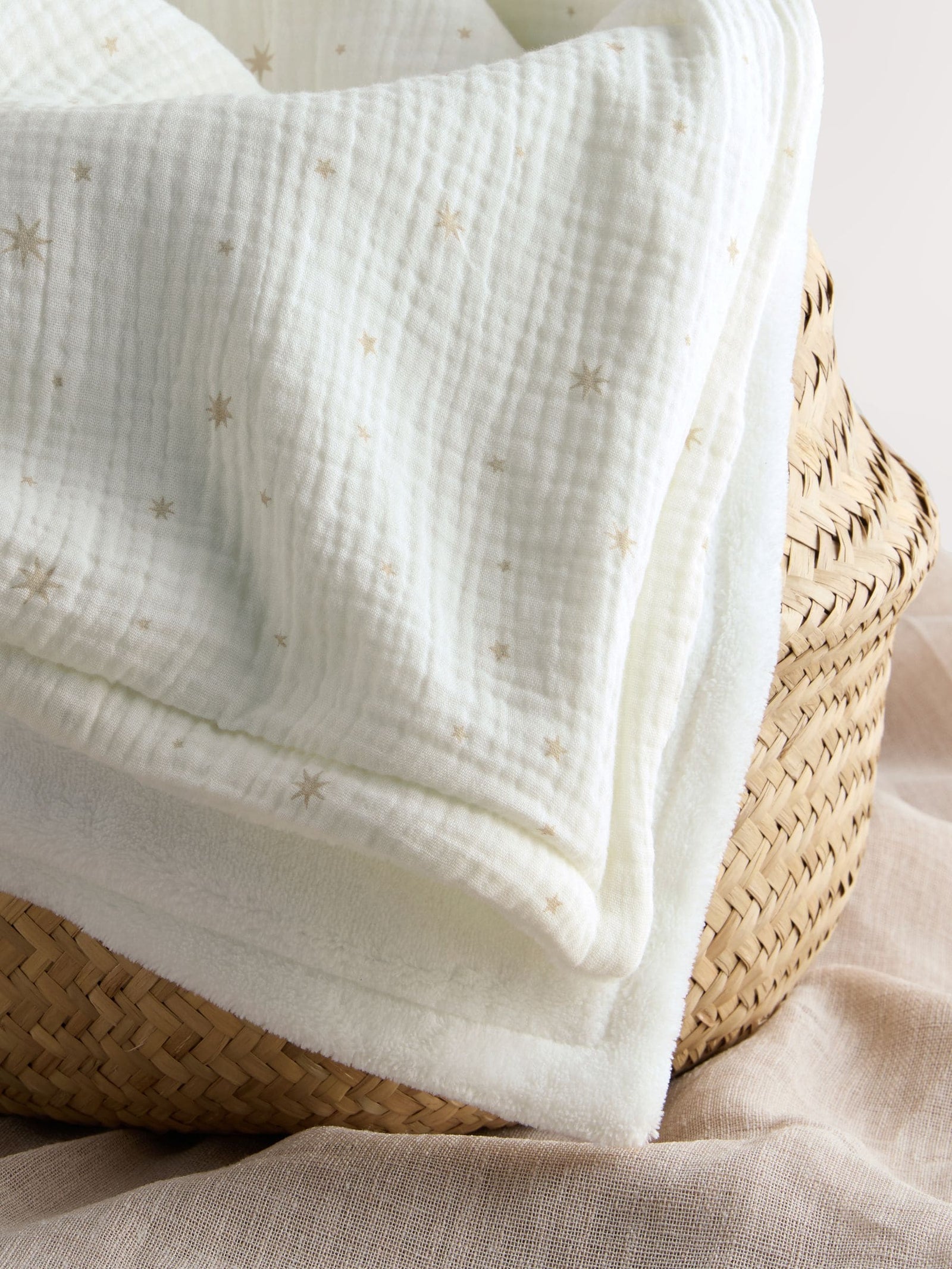 Neutral Delicate Star Muslin Baby Fleece Blanket