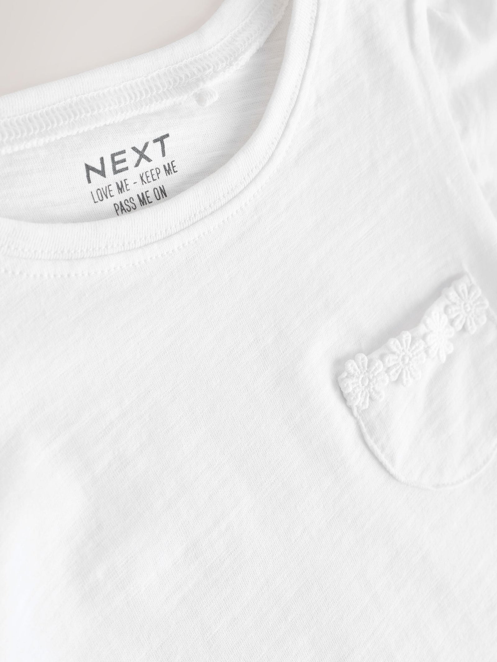 White Daisy Pocket T-Shirt (1.5-16yrs)