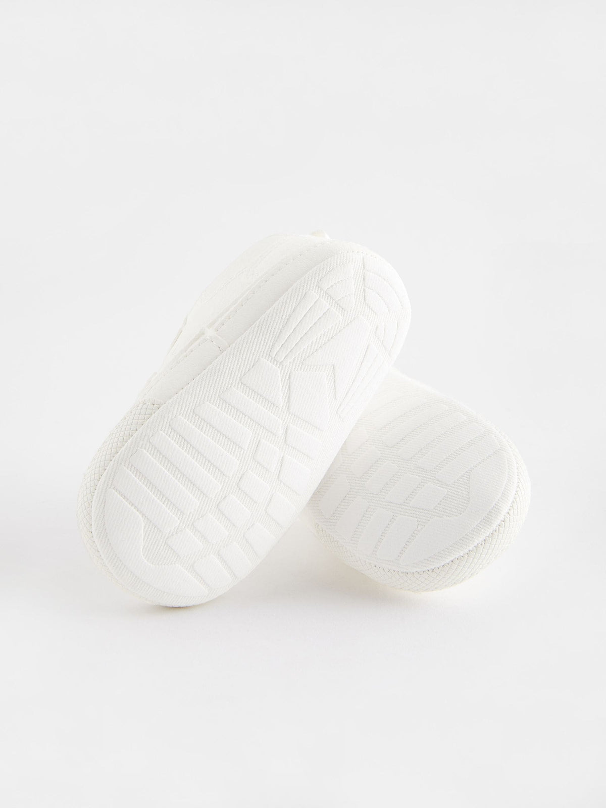 White Touch Fastening Baby Trainers (0-2mths)
