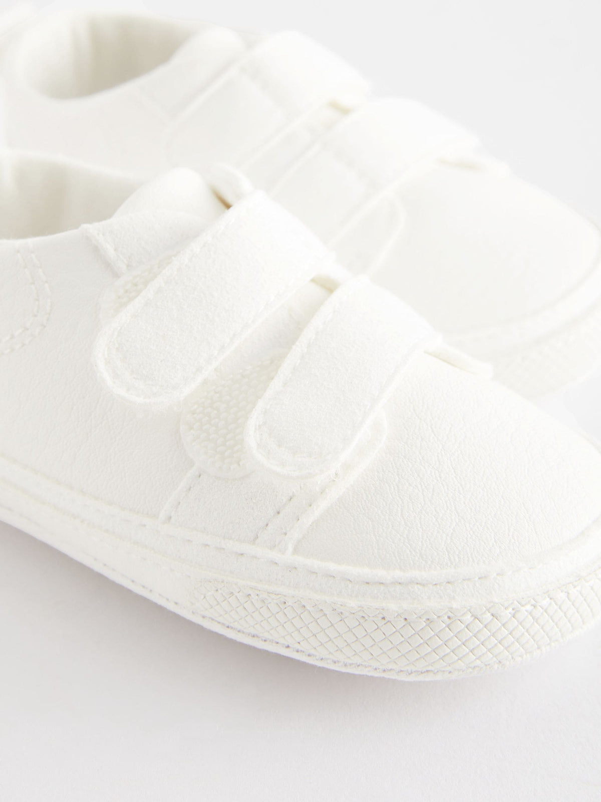 White Touch Fastening Baby Trainers (0-2mths)