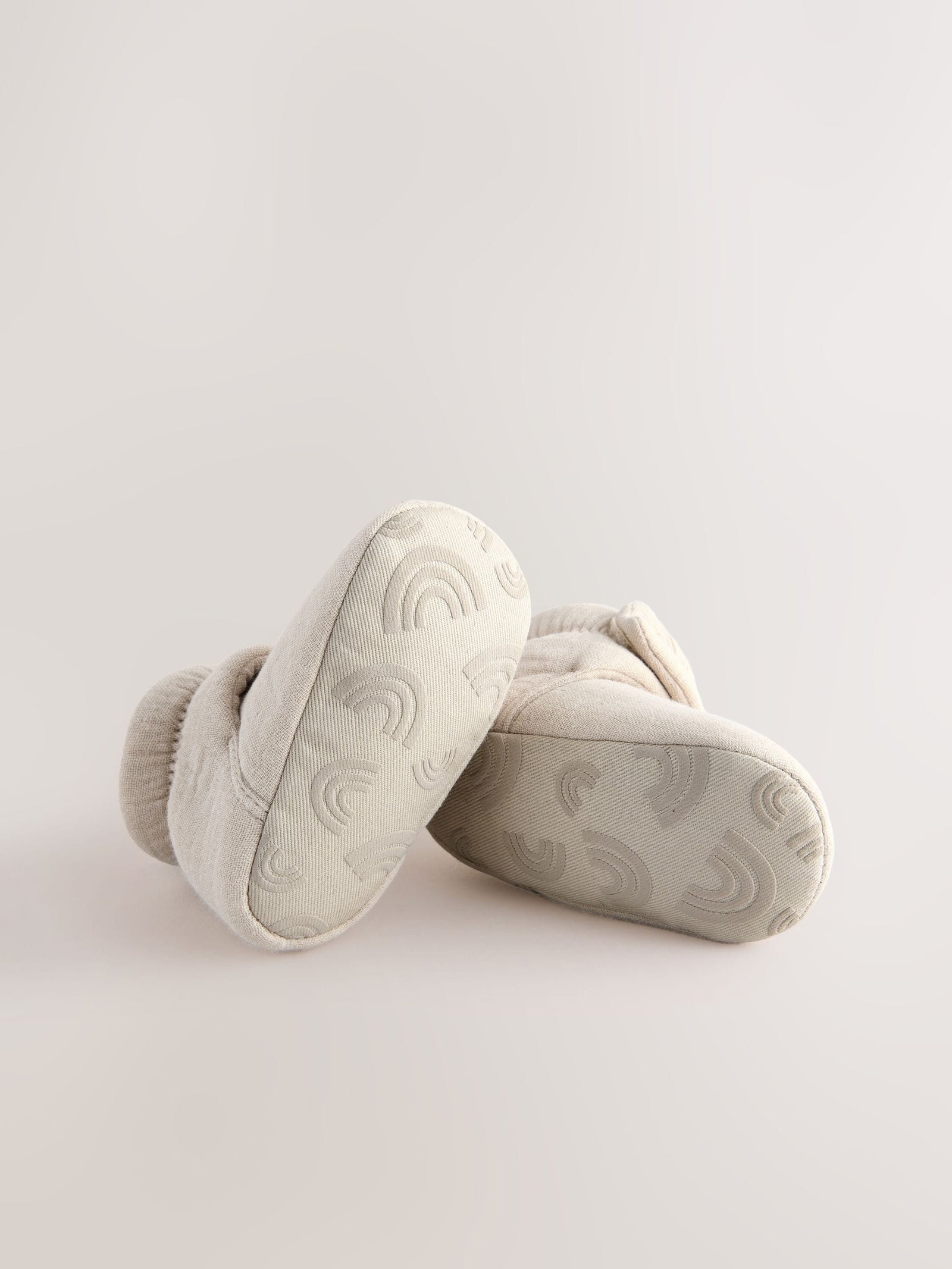 Neutral Muslin Wrap Baby Slipper Boots (0-18mths)