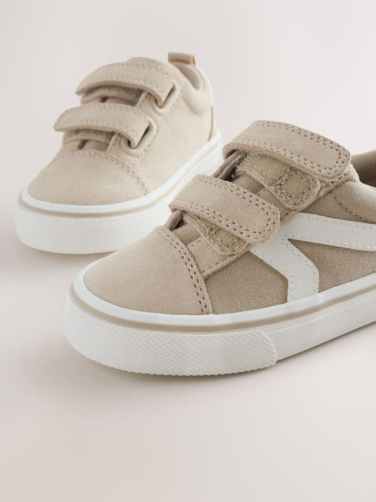 Neutral/White Standard Fit (F) Trainers