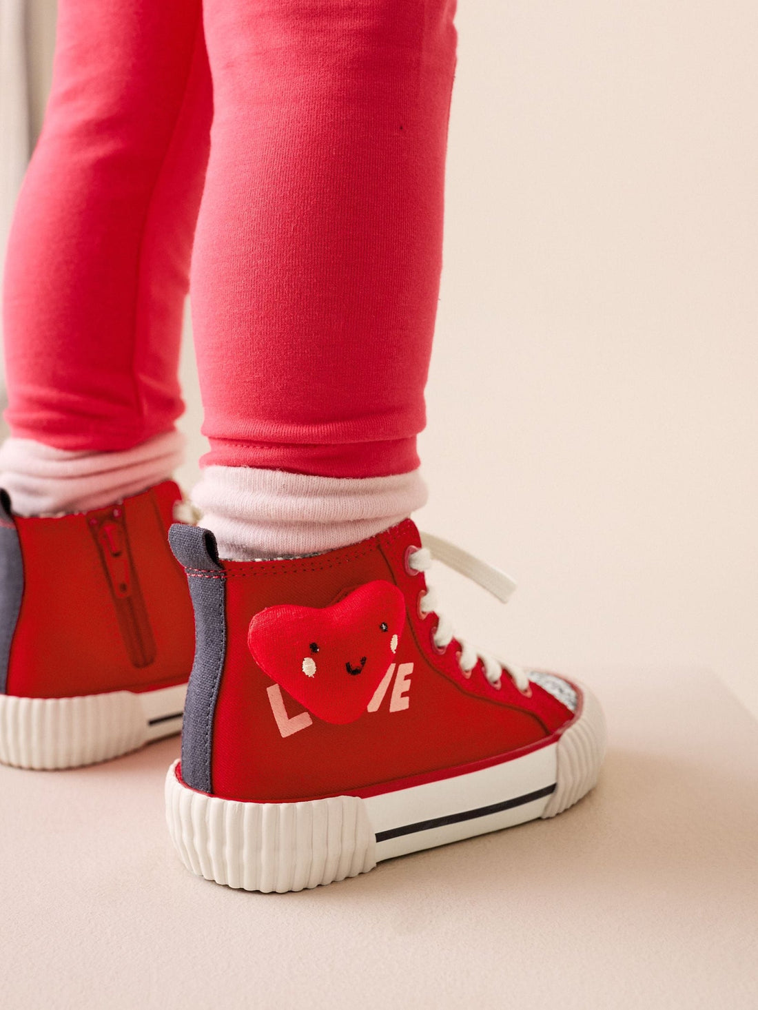Red Heart Standard Fit (F) High Top Trainers