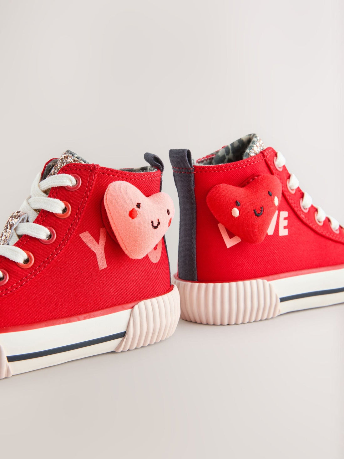 Red Heart Standard Fit (F) High Top Trainers