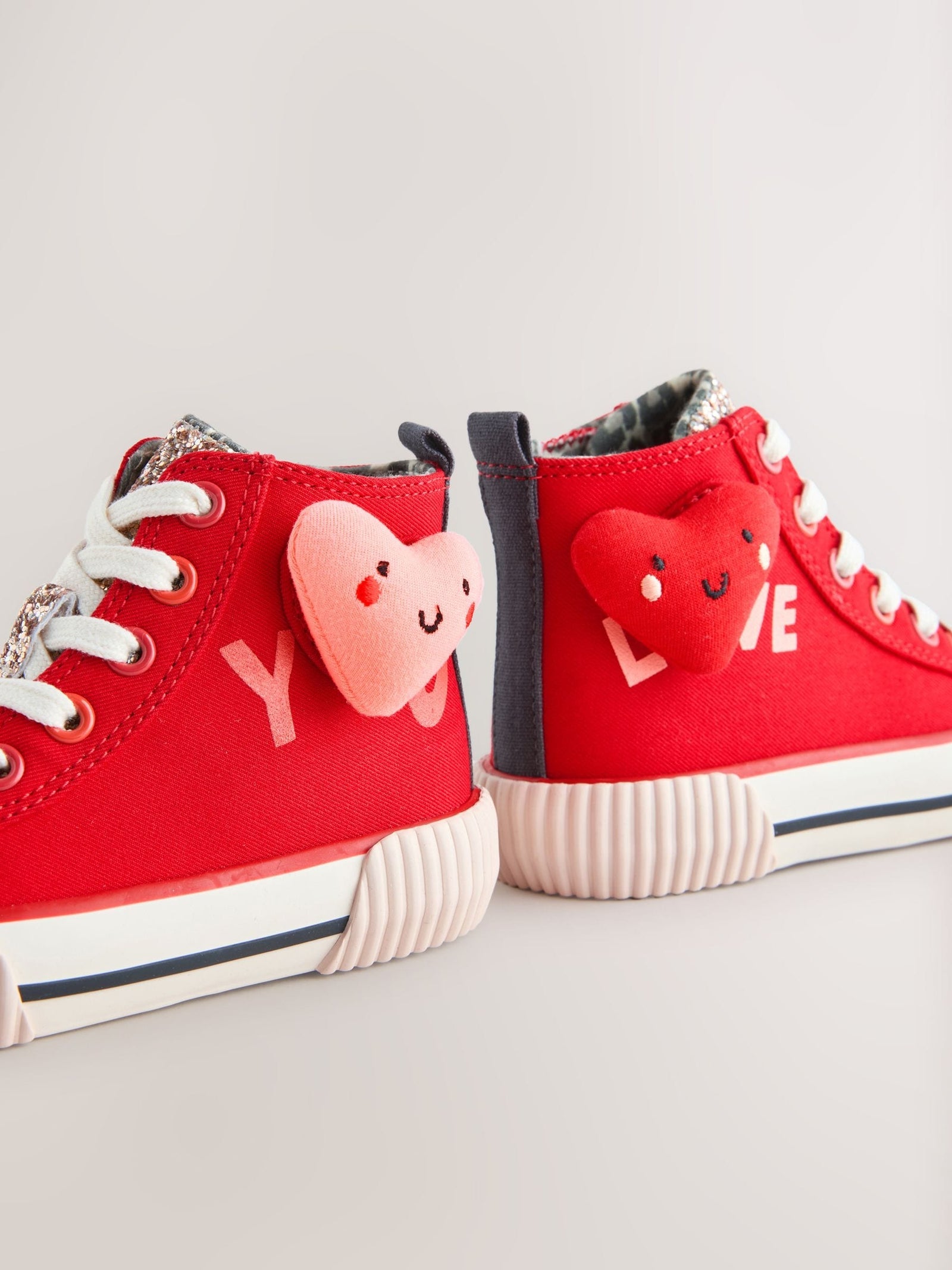 Red Heart Standard Fit (F) High Top Trainers
