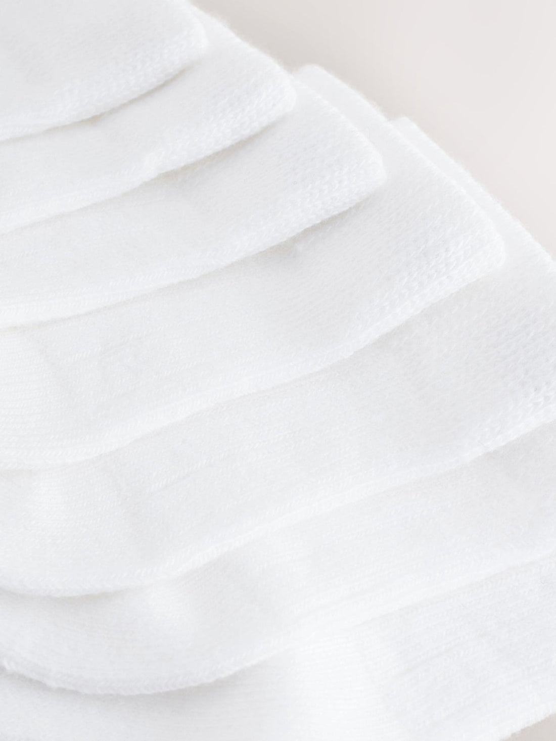 White 7 Pack Baby Socks (0mths-2yrs)