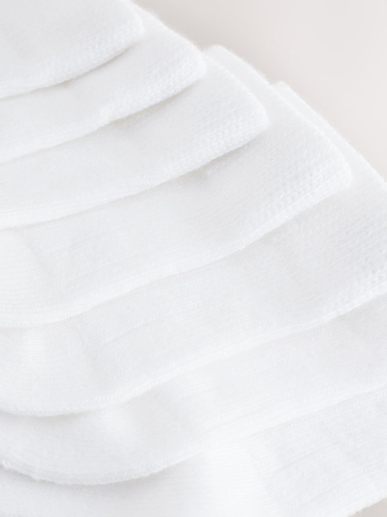 White 7 Pack Baby Socks (0mths-2yrs)