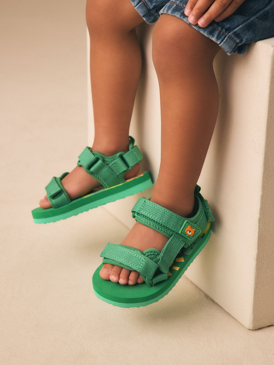 Green Standard Fit (F) Touch Fastening Trekker Walking Sandals