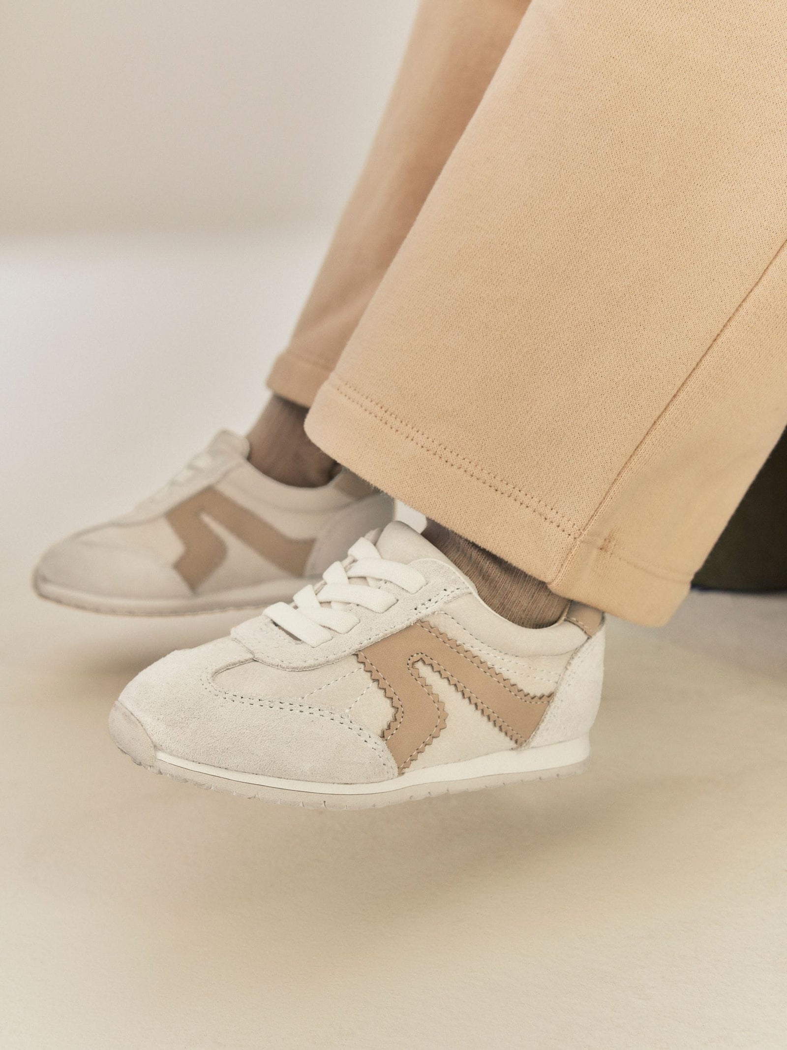 Neutral Standard Fit (F) Elastic Lace Trainers